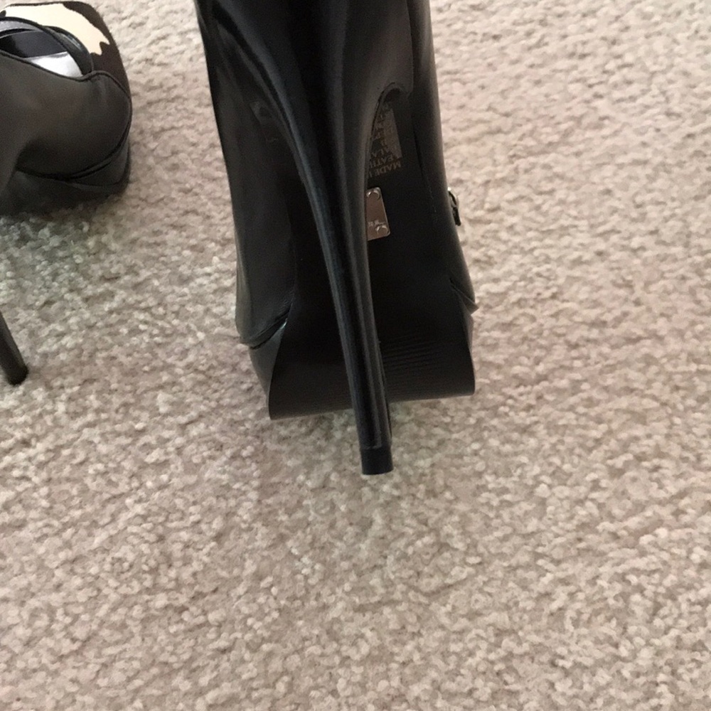 Shoes - Picture 4 of 4